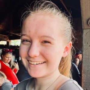 Meet your Posher, Mackenzie